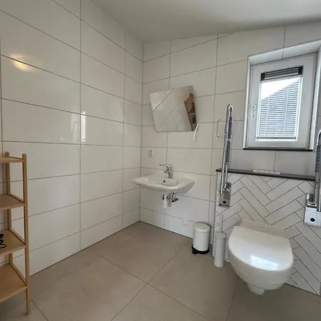 Voor Mindervaliden Op Recreatiepark De Wielen - 61 *